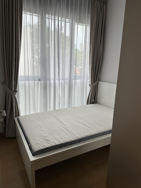 Haus On Handy Condominium For Sale at S$ 1,900,000 | PropertyGuru Singapore - Bedroom 2 with Bed