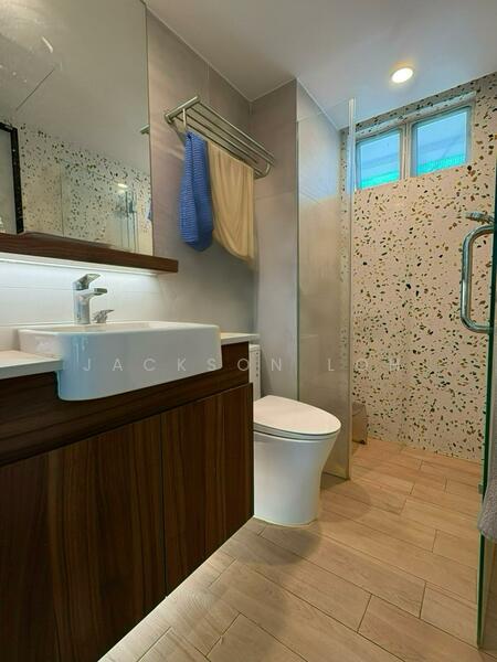 Mackenzie Regency, 19 Mackenzie Road, 3 Bedrooms, 1,087 sqft, Condominium For Sale, by Jackson Loh, 60070645 - Bathroom - PropertyGuru.com.sg