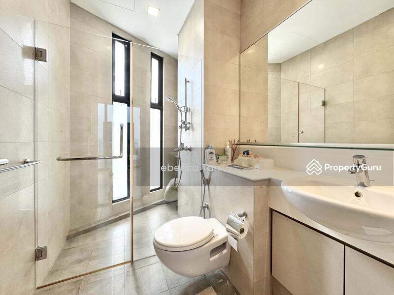 Junior Master Bathroom