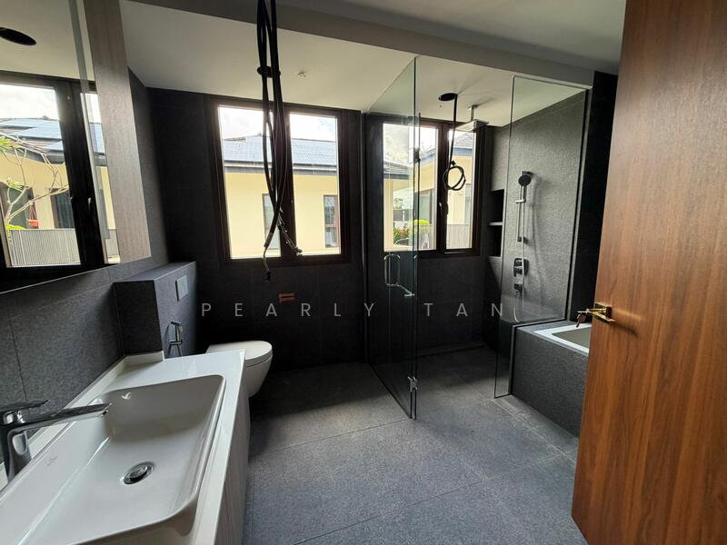 Fernhill Road Semi-Detached House For Sale at S$ 20,000,000 | PropertyGuru Singapore - Bathroom