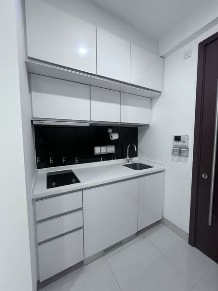 Centra Studios, 25 Lorong 25 Geylang, Eunos / Geylang / Paya Lebar, 1 Bedroom, 377 sqft, Apartment For Rent, by Fefe Juwono, 60071567 - Kitchen - PropertyGuru.com.sg