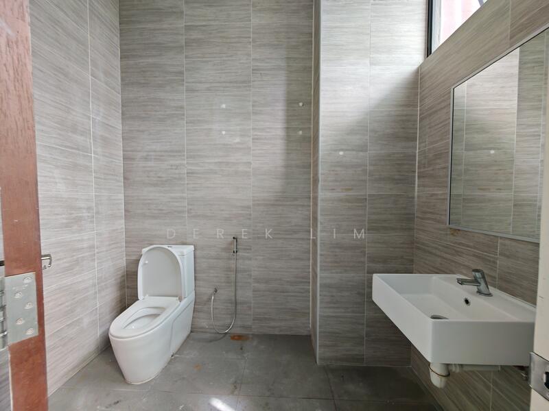 Interlocal Centre, 100G Pasir Panjang Road, 5,166 sqft, Light Industrial (B1) For Rent, by Derek Lim, 60071676 - CommercialGuru.com.sg