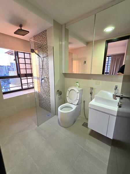 Regent Residences, 1091 Serangoon Road, 2 Bedrooms, 861 sqft, Condominium For Rent, by Alvin Chan, 60071988 - Master Room Bathroom - PropertyGuru.com.sg