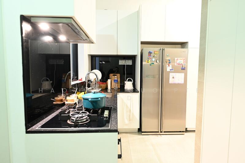 Martin Modern Apartment For Sale at S$ 4,000,000 | PropertyGuru Singapore - Kitchen