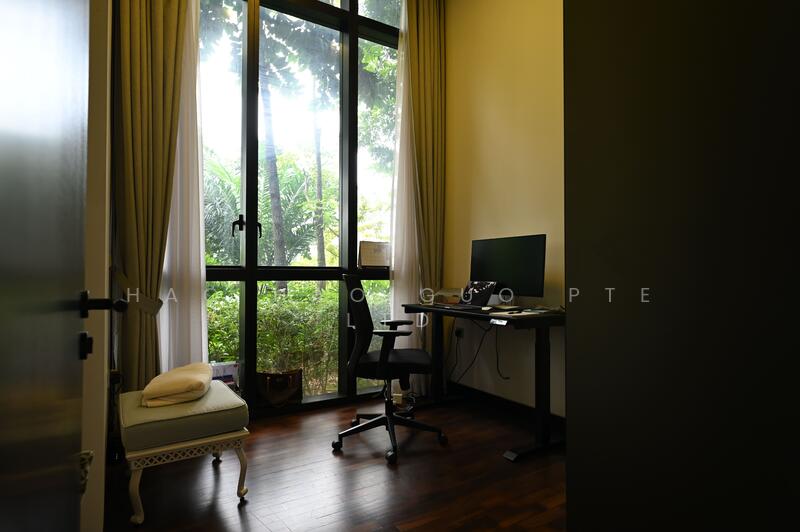 Martin Modern Apartment For Sale at S$ 4,000,000 | PropertyGuru Singapore - Study