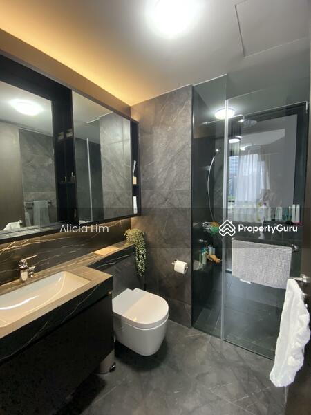 Masterbedroom Bathroom