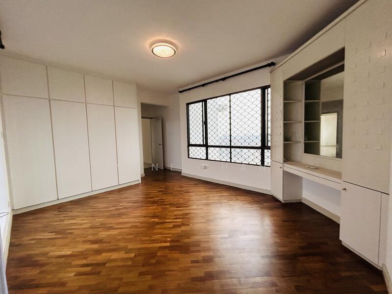 For Sale - Flame Tree Park