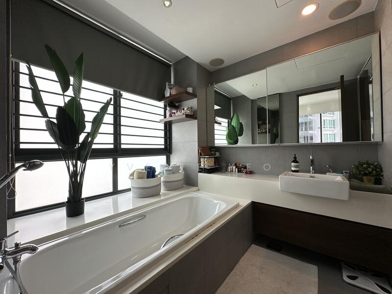 The Suites @ Central, 57B Devonshire Road, 4 Bedrooms, 1,701 sqft, Condominium For Rent, by Yvette Yeo 杨丽颖, 60072204 - Master Ensuite Bathroom - PropertyGuru.com.sg