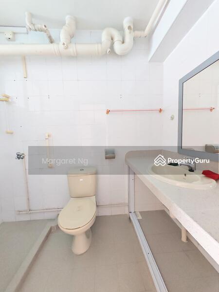 Bathroom - Master Room