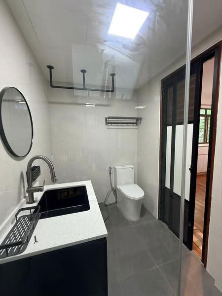 Summerdale, Boon Lay Drive, Boon Lay / Jurong / Tuas, Room Rental, 180 sqft, Condominium For Rent, by Wei Leng Tan, 60072437 - Bathroom - PropertyGuru.com.sg