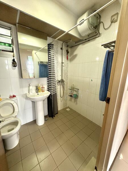 186A Fengshan GreenVille, 186A Bedok North Street 4, 3 Bedrooms, 1,001 sqft, HDB Flat For Sale, by A.B. Ong Albert, 60072911 - Bathroom - PropertyGuru.com.sg