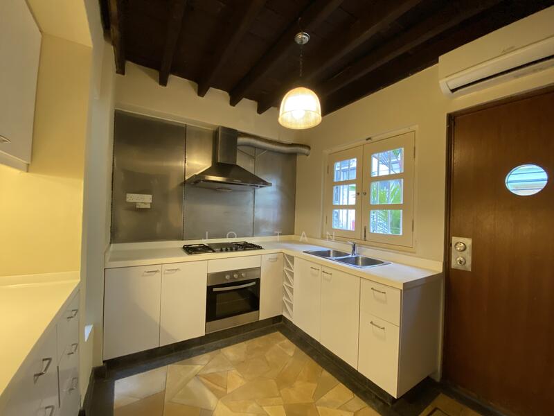 Kitchen - air conditioning