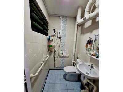 For Rent - 220 Serangoon Avenue 4