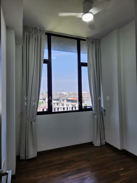 Parc Komo, 965 Upper Changi Road North, 2 Bedrooms, 721 sqft, Condominium For Rent, by Vinay Gulab Khanchandani ( Vincent ), 60073177 - Bedroom - PropertyGuru.com.sg