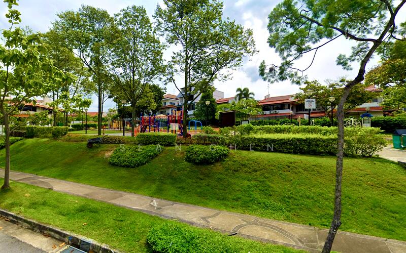 Extensive Variety of Landed-Detached, Lucky Heights Estate, 10+ Bedrooms, 9,500 sqft, Detached House For Sale, by CHEN ., 60073204 - Garden - PropertyGuru.com.sg