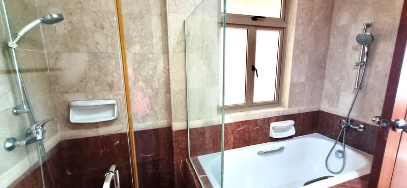Costa Rhu, 1 Rhu Cross, 2 Bedrooms, 990 sqft, Condominium For Sale, by Weiyi Lee, 60073206 - Master Bathroom - PropertyGuru.com.sg