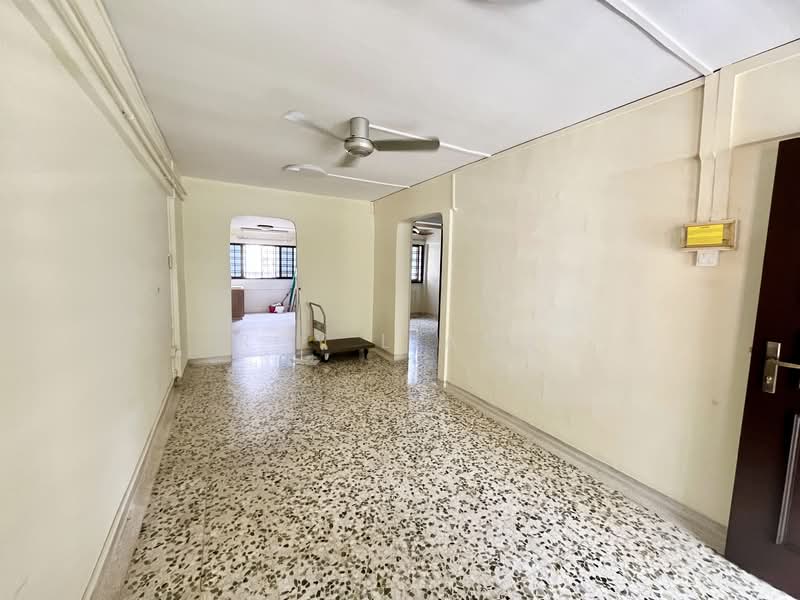 445 Ang Mo Kio Avenue 10, 445 Ang Mo Kio Avenue 10, 1 Bedroom, 500 sqft, HDB Flat For Rent, by Roy Liang, 60073529 - Hallway - PropertyGuru.com.sg