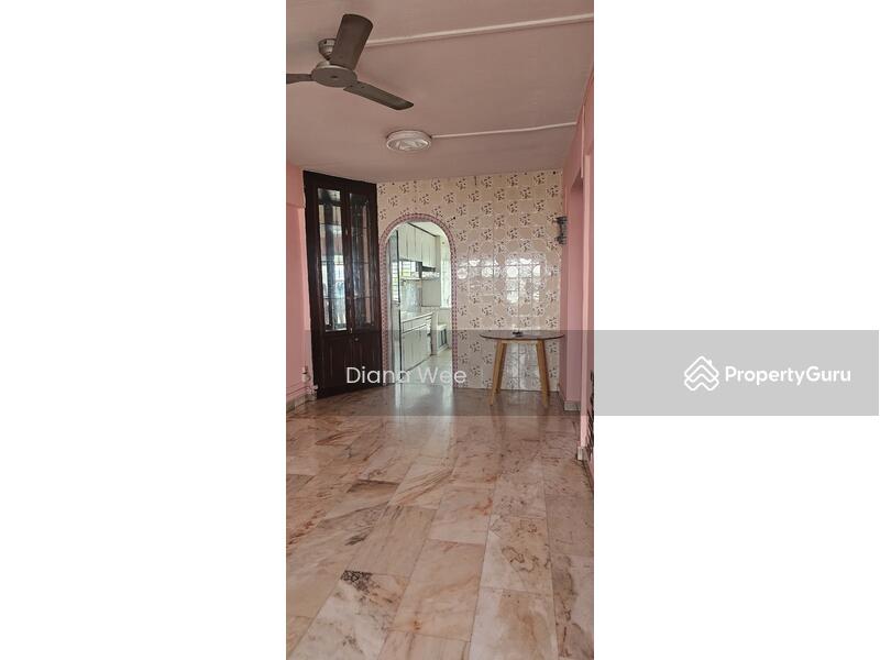Spacious living hall walk to kitchenette