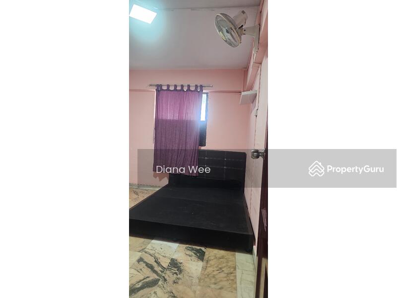 Other view of common bedroom