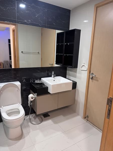 Esparina Residences, 117 Compassvale Bow, 2 Bedrooms, 678 sqft, Executive Condominium For Rent, by Anthea Yeo 杨丽娇, 60073597 - Bathroom - PropertyGuru.com.sg