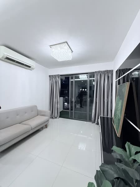 Esparina Residences, 117 Compassvale Bow, 2 Bedrooms, 678 sqft, Executive Condominium For Rent, by Anthea Yeo 杨丽娇, 60073597 - Living Room - PropertyGuru.com.sg