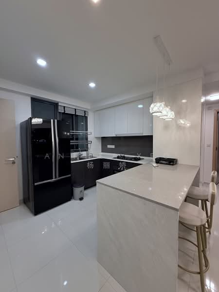 Esparina Residences, 117 Compassvale Bow, 2 Bedrooms, 678 sqft, Executive Condominium For Rent, by Anthea Yeo 杨丽娇, 60073597 - Kitchen - PropertyGuru.com.sg