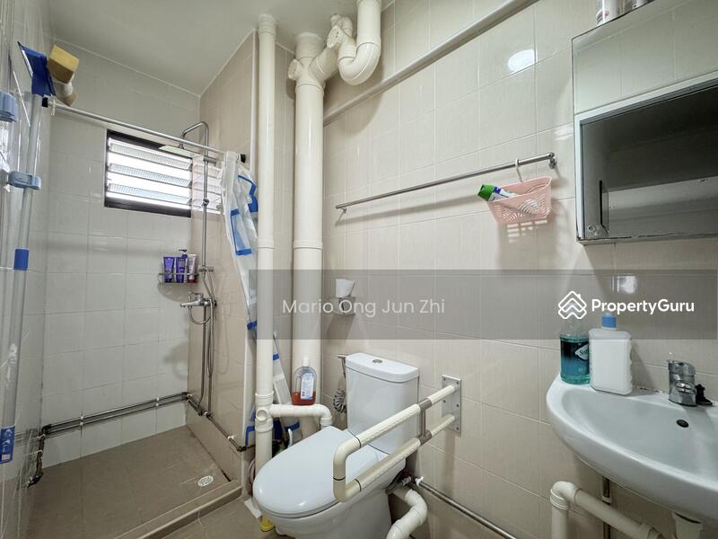 Level 2 Common Bath