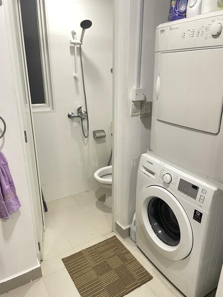 Service Yard & Common Bathroom2