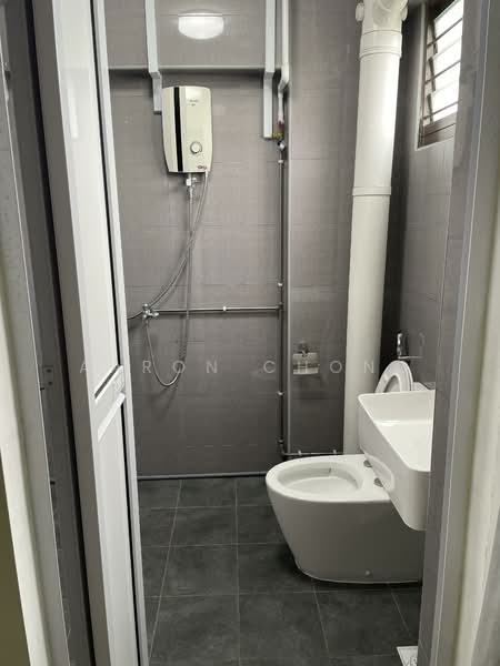 223 Simei Street 4, 223 Simei Street 4, 3 Bedrooms, 1,119 sqft, HDB Flat For Rent, by Aaron Chong, 60073930 - Bathroom - PropertyGuru.com.sg