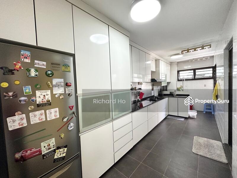 Spacious Kitchen