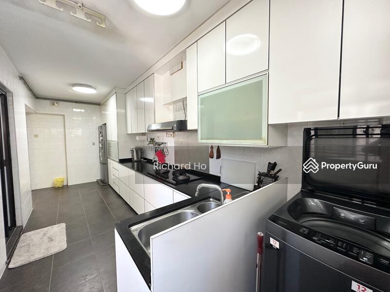 Spacious Kitchen