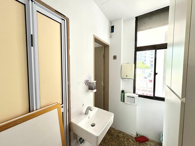 SUPER CHEAP! HDB Shophouse in Bustling Aljunied, Sims Place, 1,474 sqft, Shop / Shophouse For Sale, by June Ling, 60074256 - Bathroom - CommercialGuru.com.sg