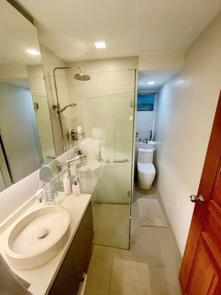 Queensway Tower, 1 Queensway, Room Rental, 120 sqft, Apartment For Rent, by Eric Choy, 60074310 - Bathroom - PropertyGuru.com.sg