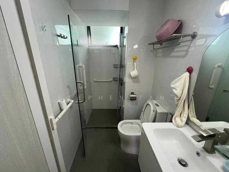 Westmere, 77 Jurong East Street 13, Room Rental, 100 sqft, Condominium For Rent, by Stephen Tan, 60074977 - Bathroom - PropertyGuru.com.sg