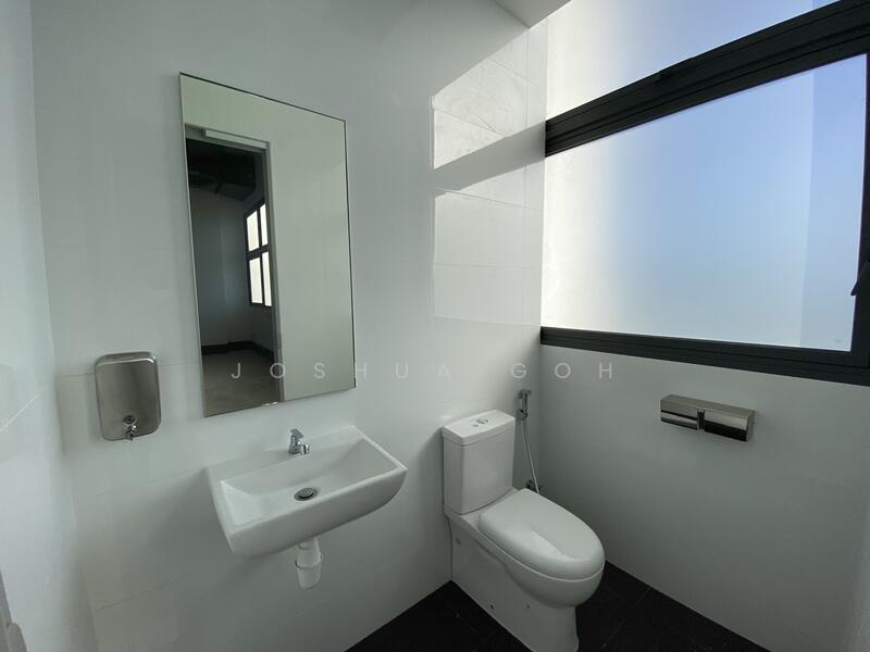 Nordcom II, 2 Gambas Crescent, 1,658 sqft, Light Industrial (B1) For Rent, by Joshua Goh, 60075116 - Attached washroom - CommercialGuru.com.sg