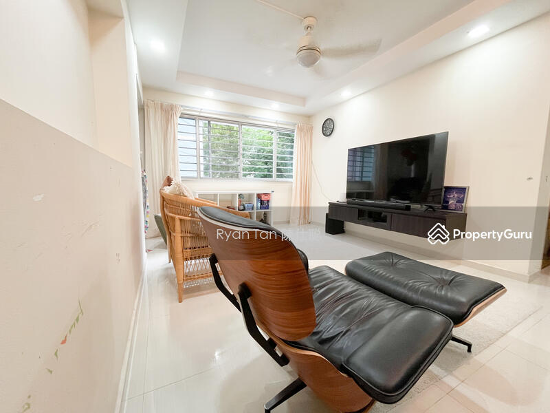 For Sale - 402 Serangoon Avenue 1