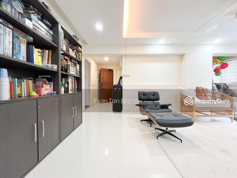 For Sale - 402 Serangoon Avenue 1