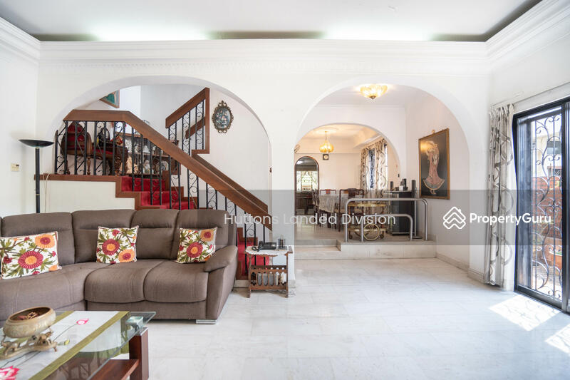 For Sale - 2 Sty Freehold Corner Terrace Walk to MRT @ $15xx PSF