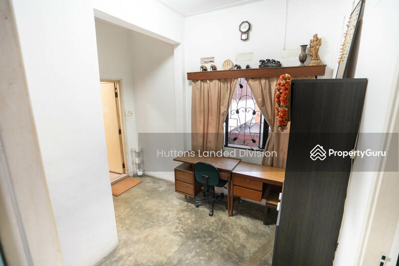 For Sale - 2 Sty Freehold Corner Terrace Walk to MRT @ $15xx PSF