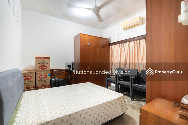 For Sale - 2 Sty Freehold Corner Terrace Walk to MRT @ $15xx PSF