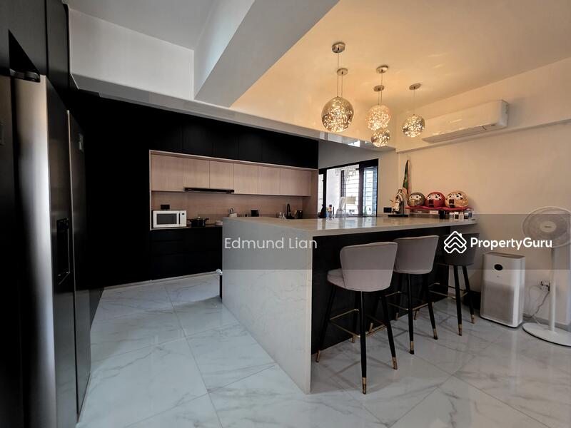 Kitchen Island 
