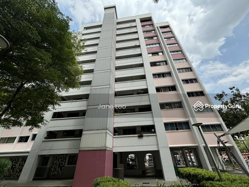 For Sale - 661 Hougang Avenue 4