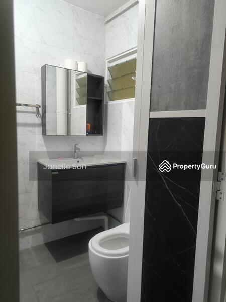 Master bedroom toilet 