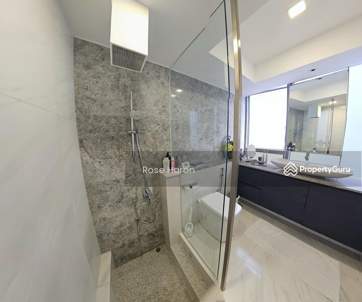 Master en-suite features designer fittings and a sunken bath