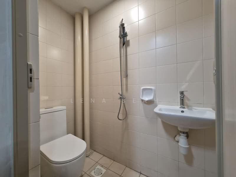Seletaris, 507 Sembawang Road, 4 Bedrooms, 1,647 sqft, Condominium For Rent, by Lena Seah, 60075990 - Bathroom - PropertyGuru.com.sg