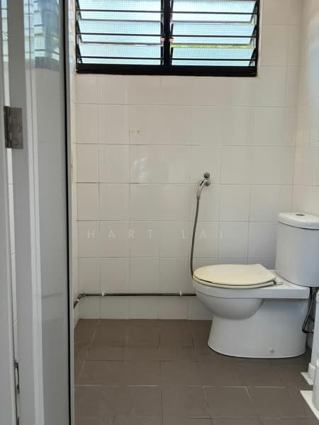 351 Clementi Avenue 2, 351 Clementi Avenue 2, Room Rental, 110 sqft, HDB Flat For Rent, by Hart Lai, 60076684 - Bathroom - PropertyGuru.com.sg