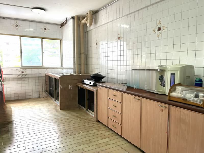 169 Bukit Batok West Avenue 8, 169 Bukit Batok West Avenue 8, 2 Bedrooms, 786 sqft, HDB Flat For Sale, by Janice Wang, 60076702 - Kitchen - PropertyGuru.com.sg