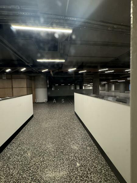 The Heeren, 260 Orchard Road, 1,000 sqft, Mall Shop For Rent, by Lucas Leow, 60076764 - Car Park - CommercialGuru.com.sg