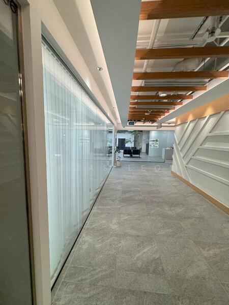 The Heeren, 260 Orchard Road, 1,000 sqft, Mall Shop For Rent, by Lucas Leow, 60076764 - CommercialGuru.com.sg