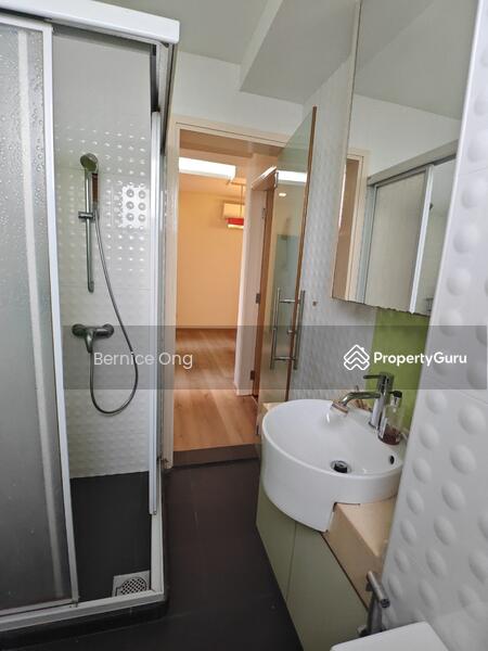 Common Bathroom 2